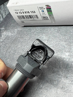 Катушка зажигания BMW 12138616153
