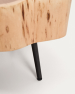 Журнальный столик Tavine из массива акации с выбеленной отделкой и черными стальными ножками Ø49 см