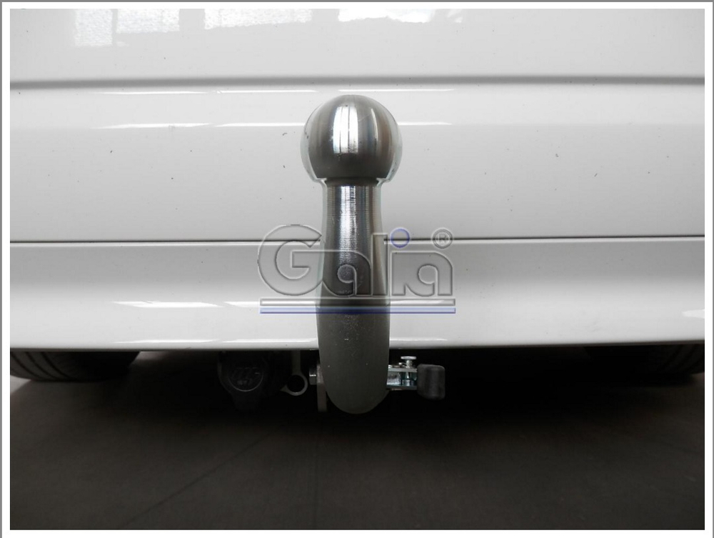 Фаркоп оцинкованный Galia B020C для BMW 5-Series седан F10 / универсал F11 2010-2016, BMW 5-Series GT F07 2010-2017(паспорт и сертификат в комплекте)(без электрики)