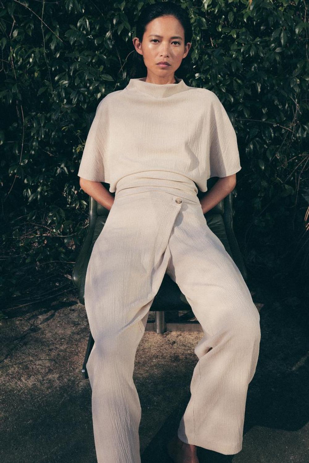 ZARA БРЮКИ С ЗАПАХОМ ИЗ ФАКТУРНОЙ ТКАНИ, БЕЖЕВЫЙ