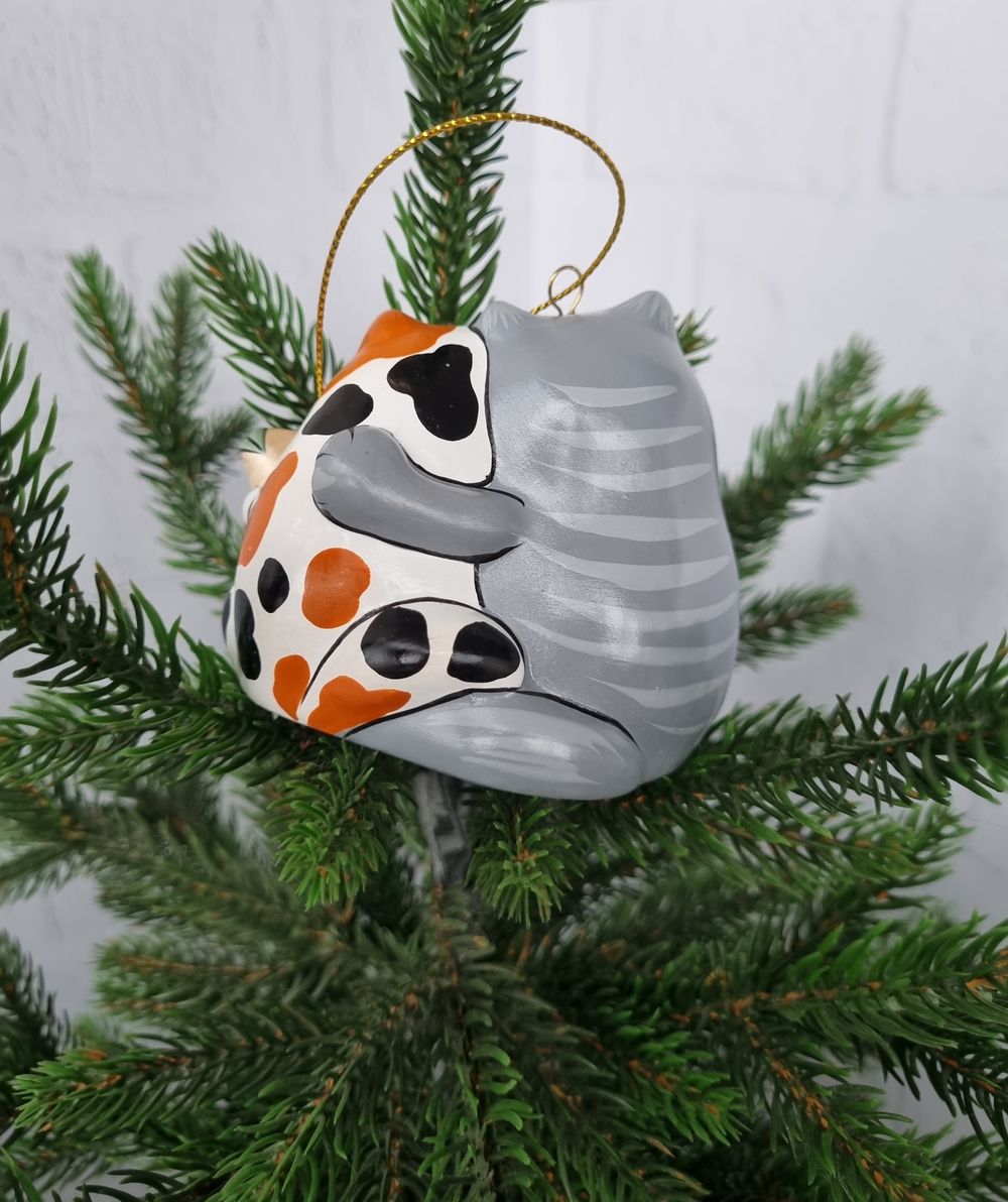 Котики рыбаки ёлочная игрушка из фарфора