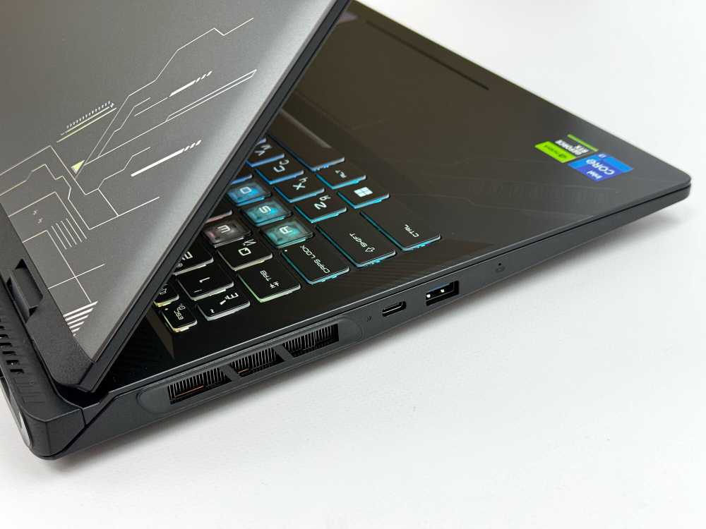 Игровой ноутбук MSI Crosshair I7-14700HX / RTX 4060 / 16GB / 1TB / 2.5K / 240Hz / Win11 / Русско-Английская клавиатура