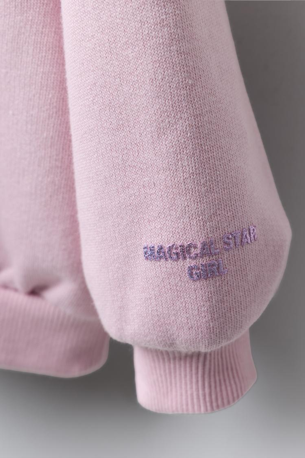 ZARA ТОЛСТОВКА «ЗВЕЗДА» С РЕЛЬЕФНЫМ БЛЕСКОМ, СВЕТЛАЯ МАЛЬВА