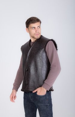 мужской жилет из натуральной овчины