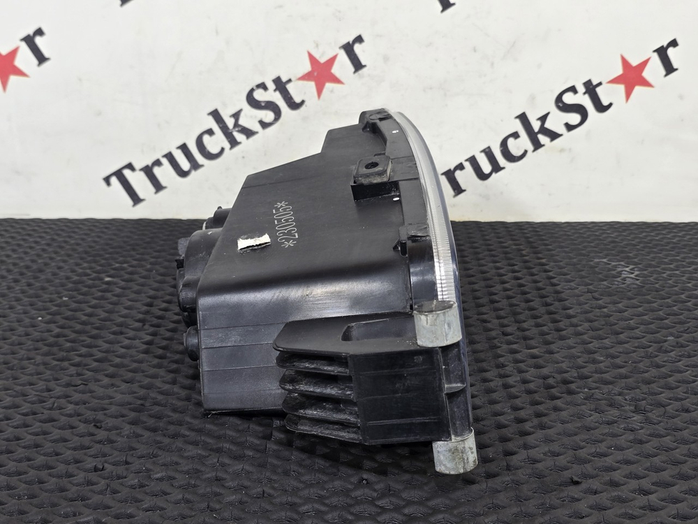 Фара противотуманная левая 2023г