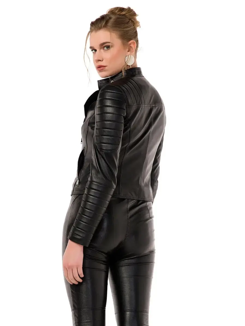 Косуха укороченная демисезонная куртка из натуральной кожи