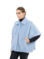 Женское голубое пальто-накидка из овчины