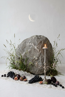 Свеча "Гриб Мухомор" серого цвета