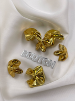 Пуговицы золотистые изогнутые "Лепесток"