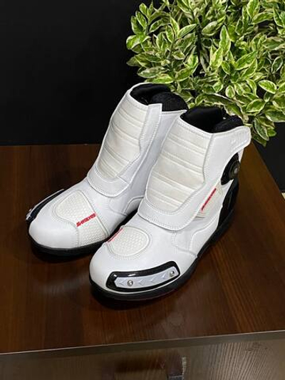 JG Wolves White Boots