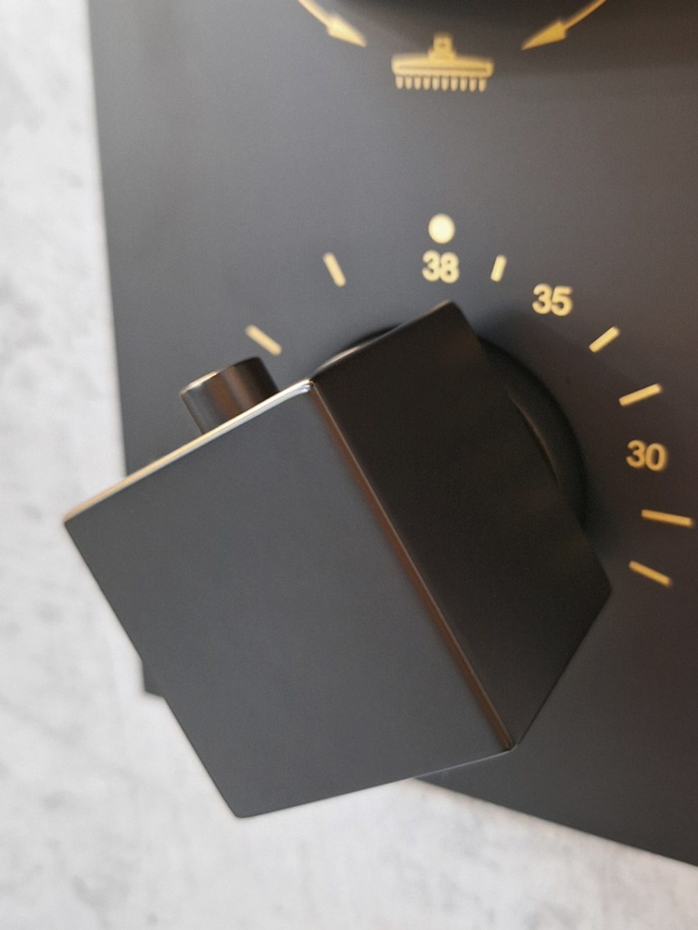 Душевая система с термостатом AltroBagno Lamberto 040412 MB