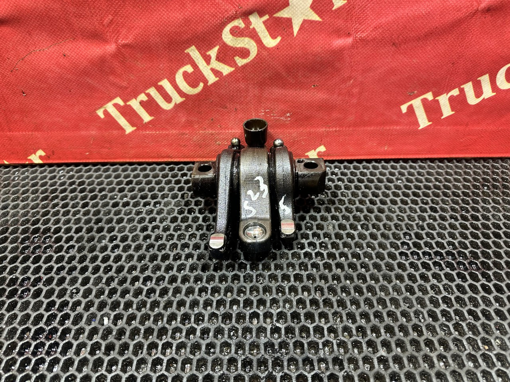 Вал рокеров в сборе