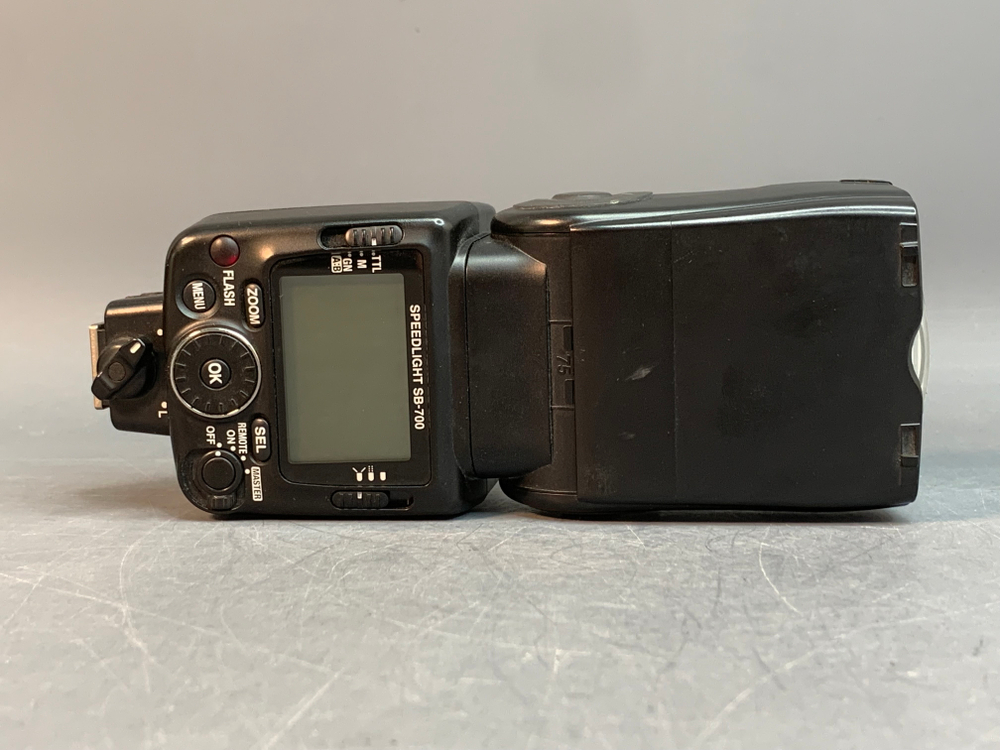 Nikon Speedlight SB-700