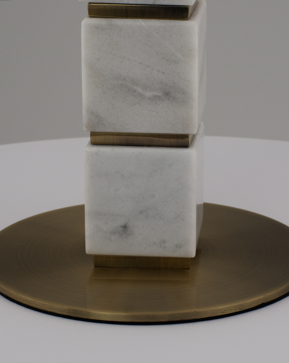 Лампа настольная Moderli V11145-1T Collett