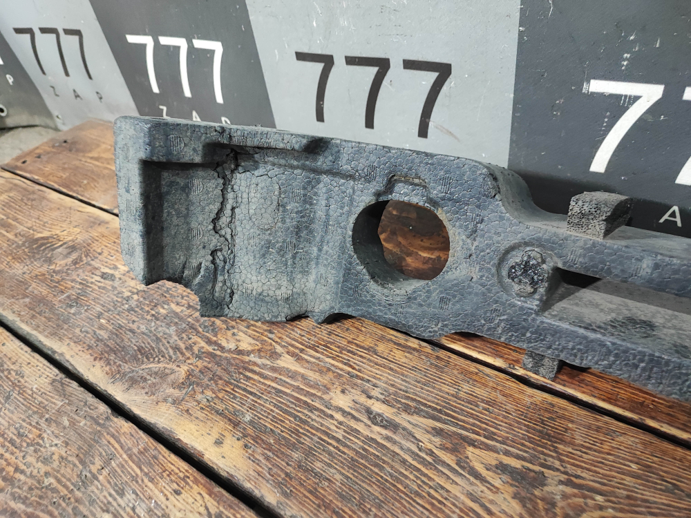 Абсорбер переднего бампера Toyota RAV4 IV (XA40) 15-19 Б/У Оригинал 5261442110