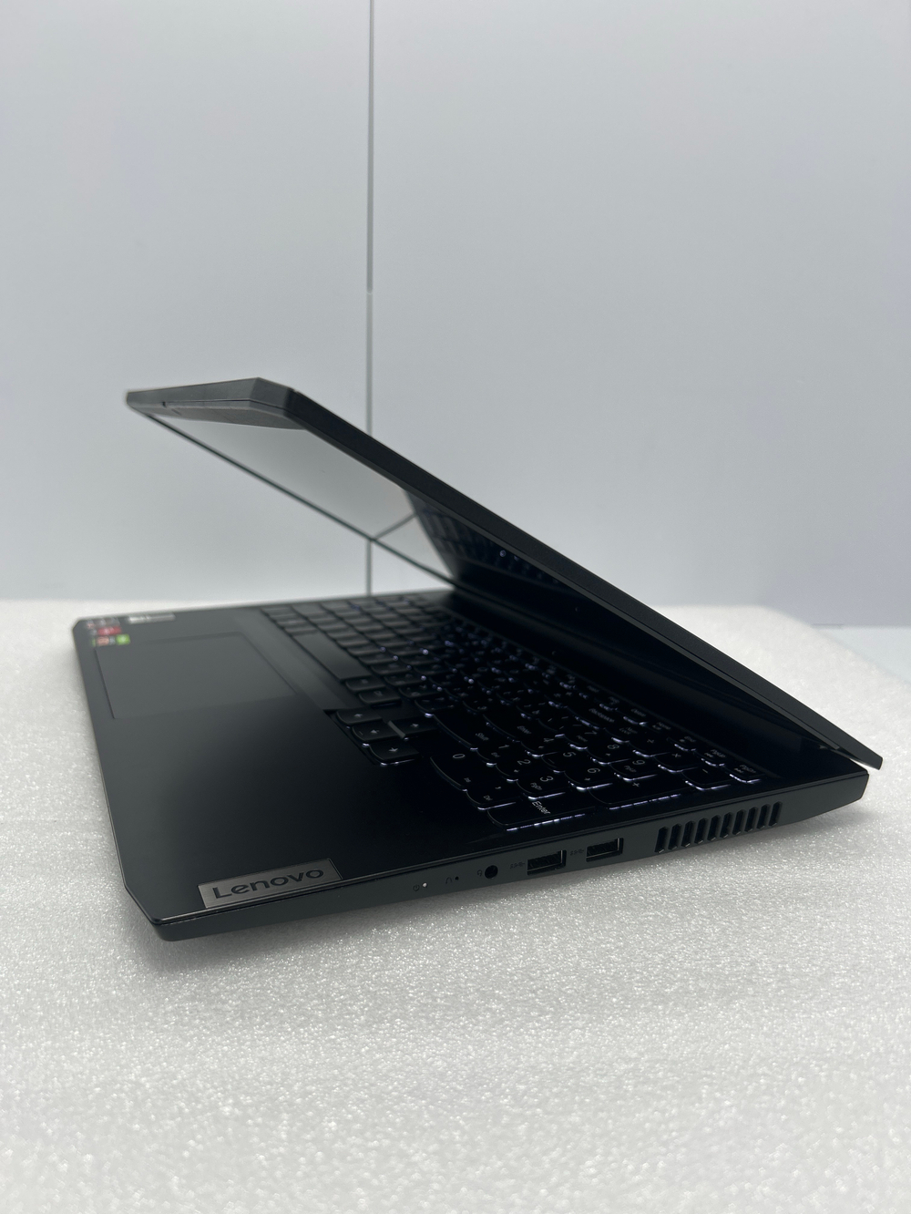 Ноутбук Lenovo IdeaPad Gaming 3 15ACH6 15.6"/AMD Ryzen 5 5600H/RAM 8GB/SSD 256GB/Nvidia RTX3050 4GB/1920*1080/IPS 120Hz/DOS/Подсветка кл-ры: LED/Черный. Состояние: C1