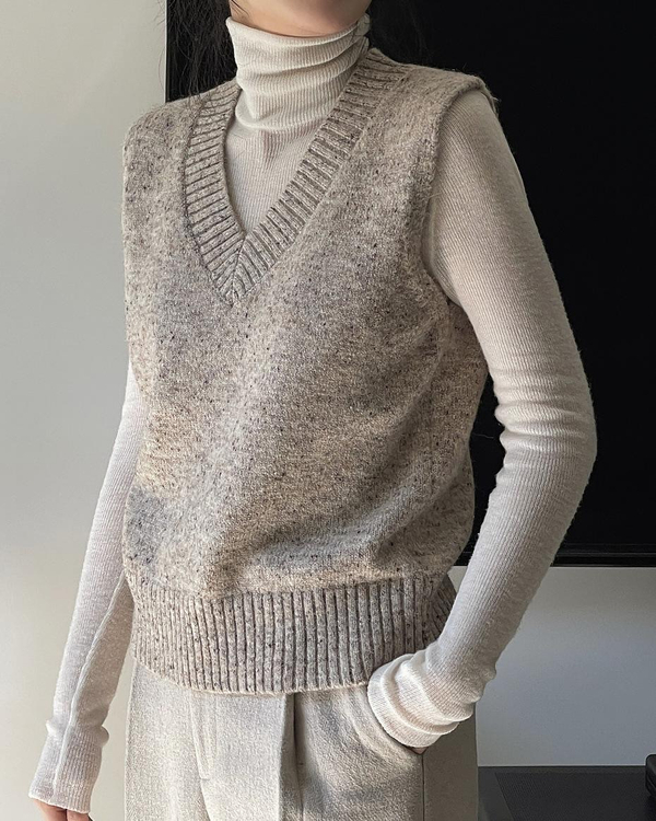 Жилет с v-образным вырезом (овсяный цвет)