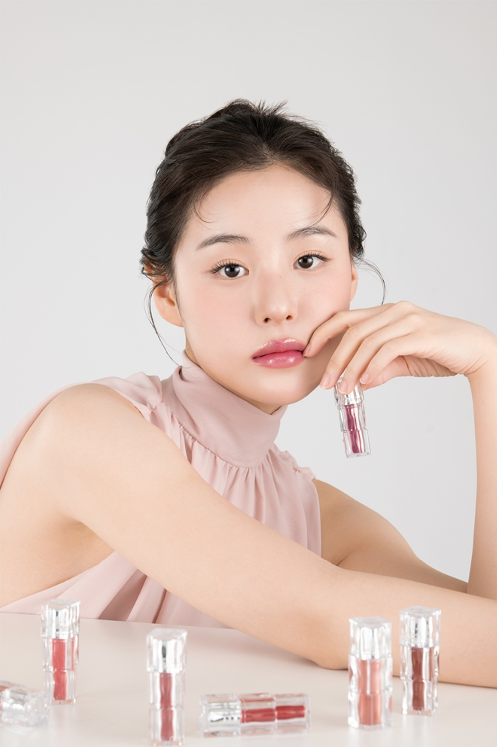 TIRTIR Waterism Glow Tint - Долговременный блеск для губ в маленькой упаковке оттенок 29 Eveny (White Snowy Collection), 1 g