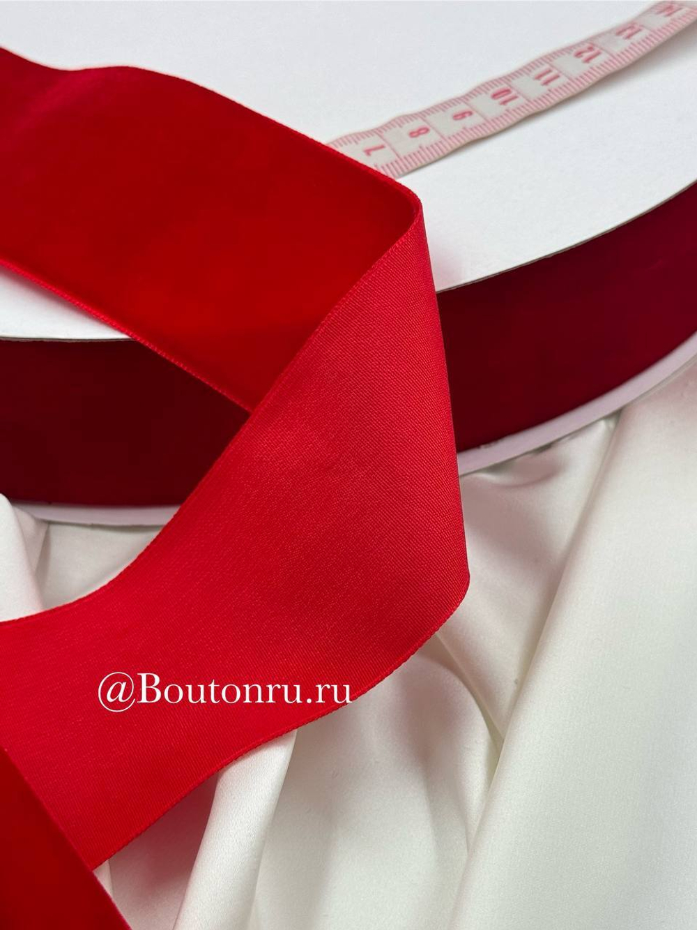 Лента бархатная красная