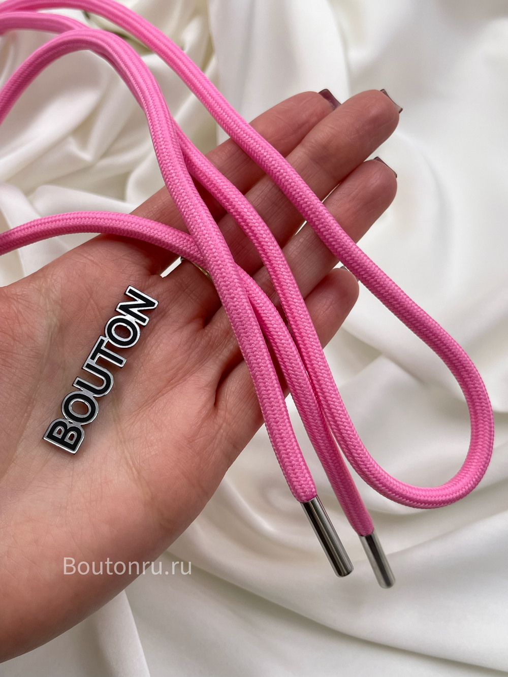 Шнур круглый ярко-розовый 1,4 м