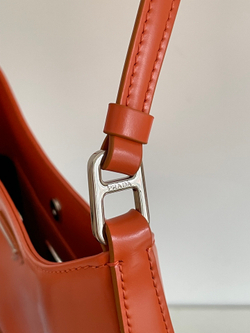 Prada Cleo 27 cm
