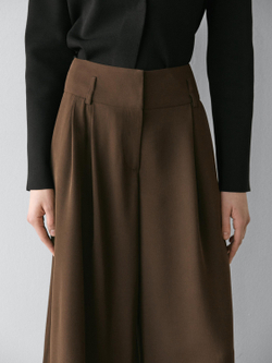 Massimo Dutti Длинные бермуды с подвернутыми штанинами, зеленый