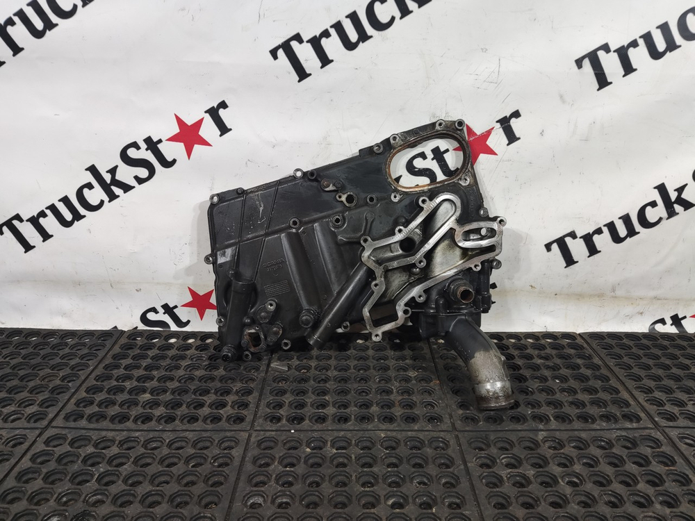 Крышка масляного радиатора в сборе 2017г