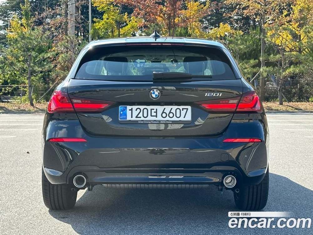 BMW 1 Series (F40) 120i Sports (09.2023)