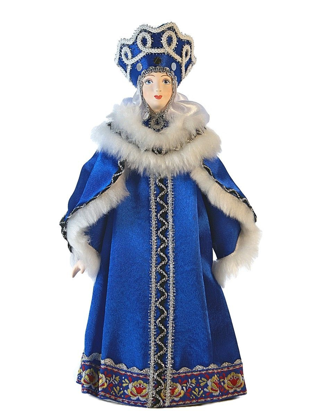 Фарфоровая кукла Боярыня в традиционном зимнем костюме
