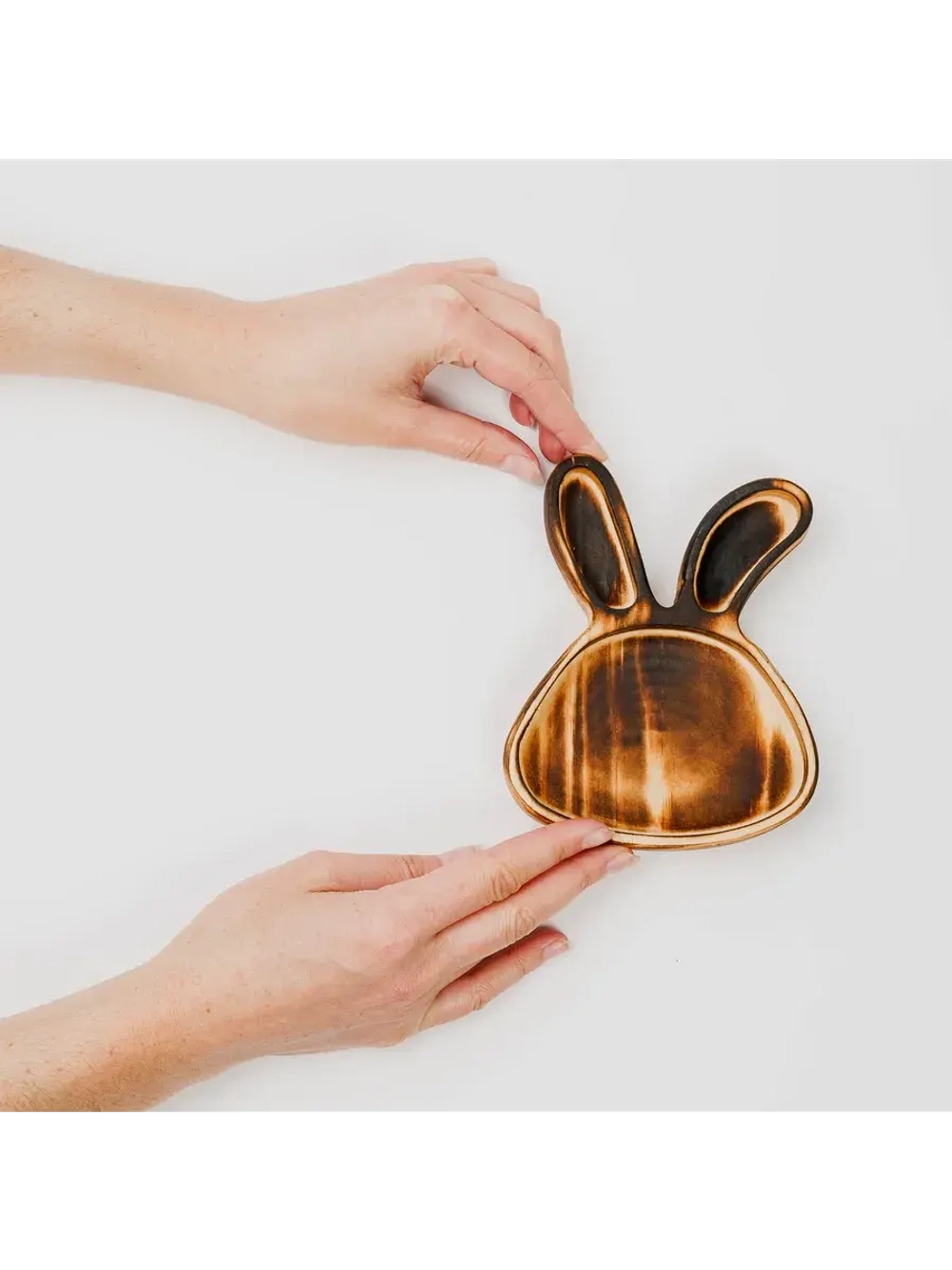 Деревянная менажница "Кролик" из кедра