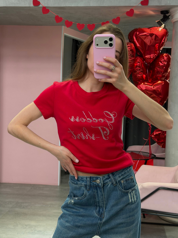 Футболка со стразами красный