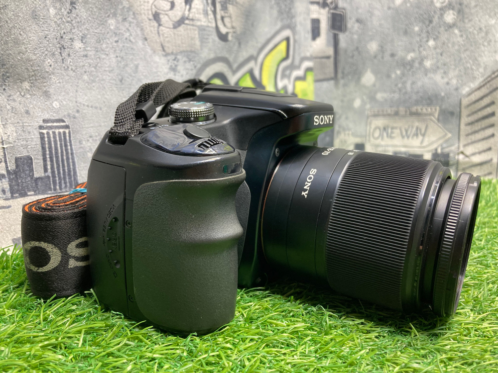 Sony A100 Kit 18-70mm DT 3.5-5.6