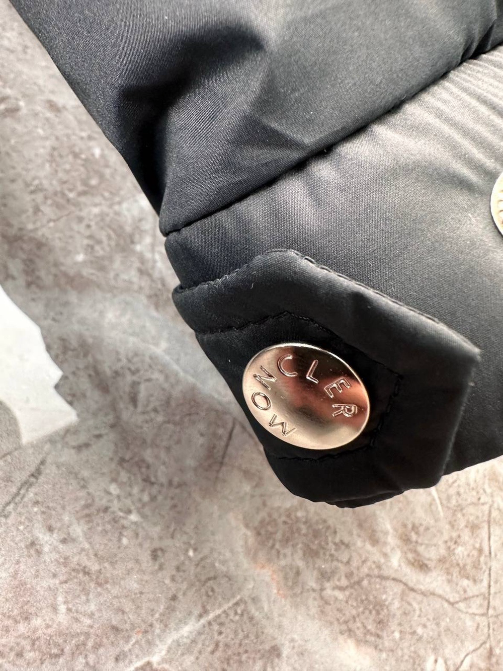 Пуховик Moncler