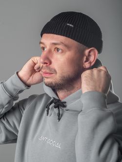 Шапка AW42 Beanie Short черная