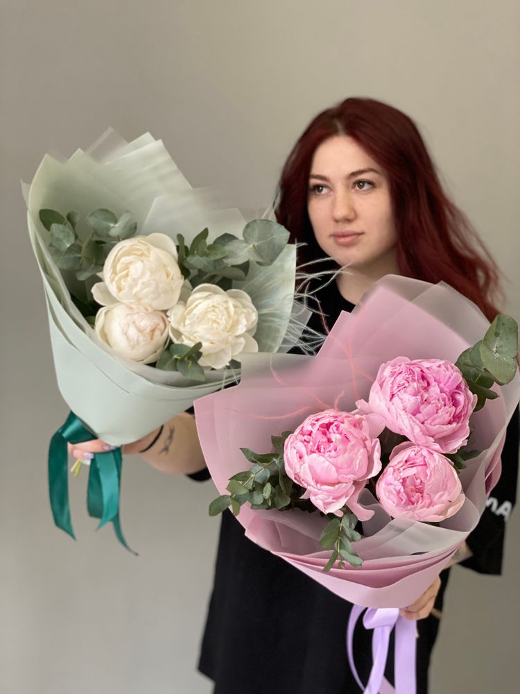 Монобукет пионов