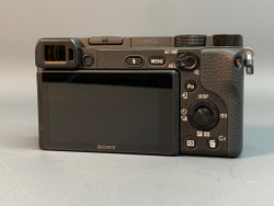 Sony A6400 3.700 кадров