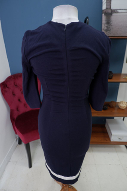 Платье GFEEN WORLD стильное 44  размер