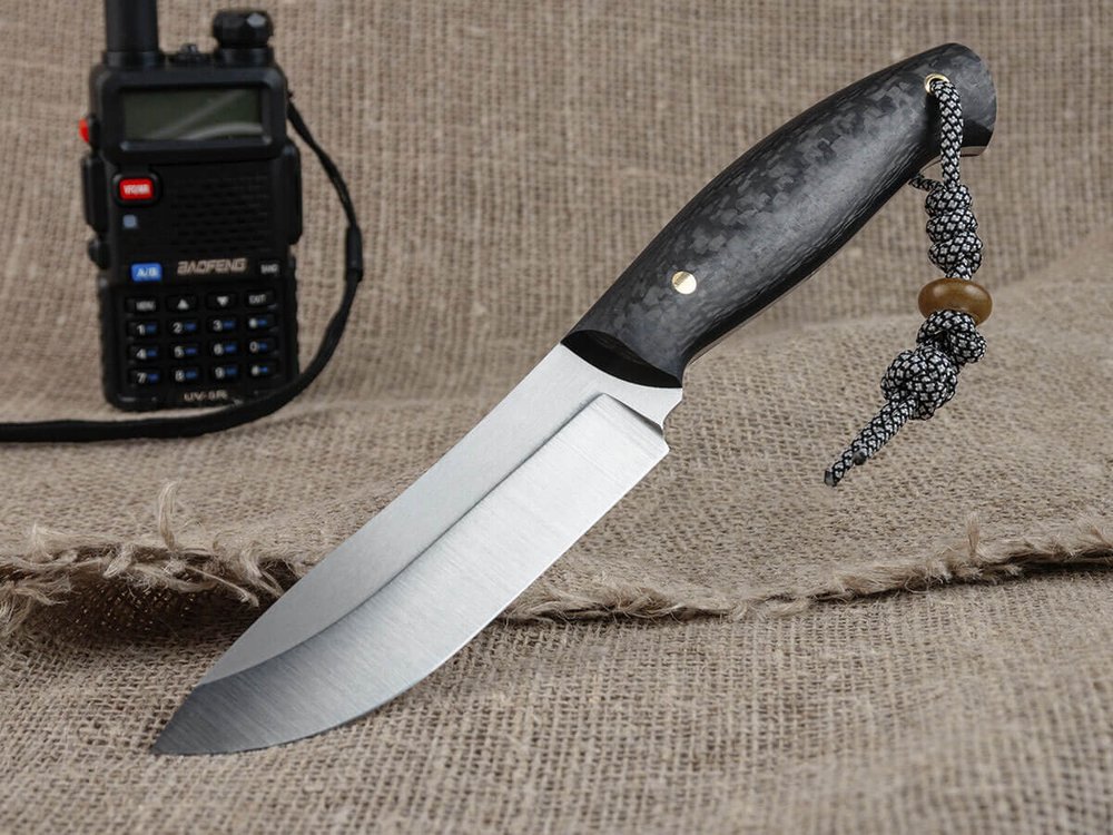 Нож для бушкрафта "Гефест", сталь VG-10/Elmax, рукоять карбон (черный спейсер)