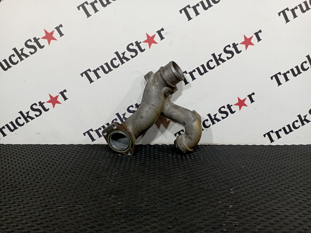 Патрубок охлаждающей жидкости