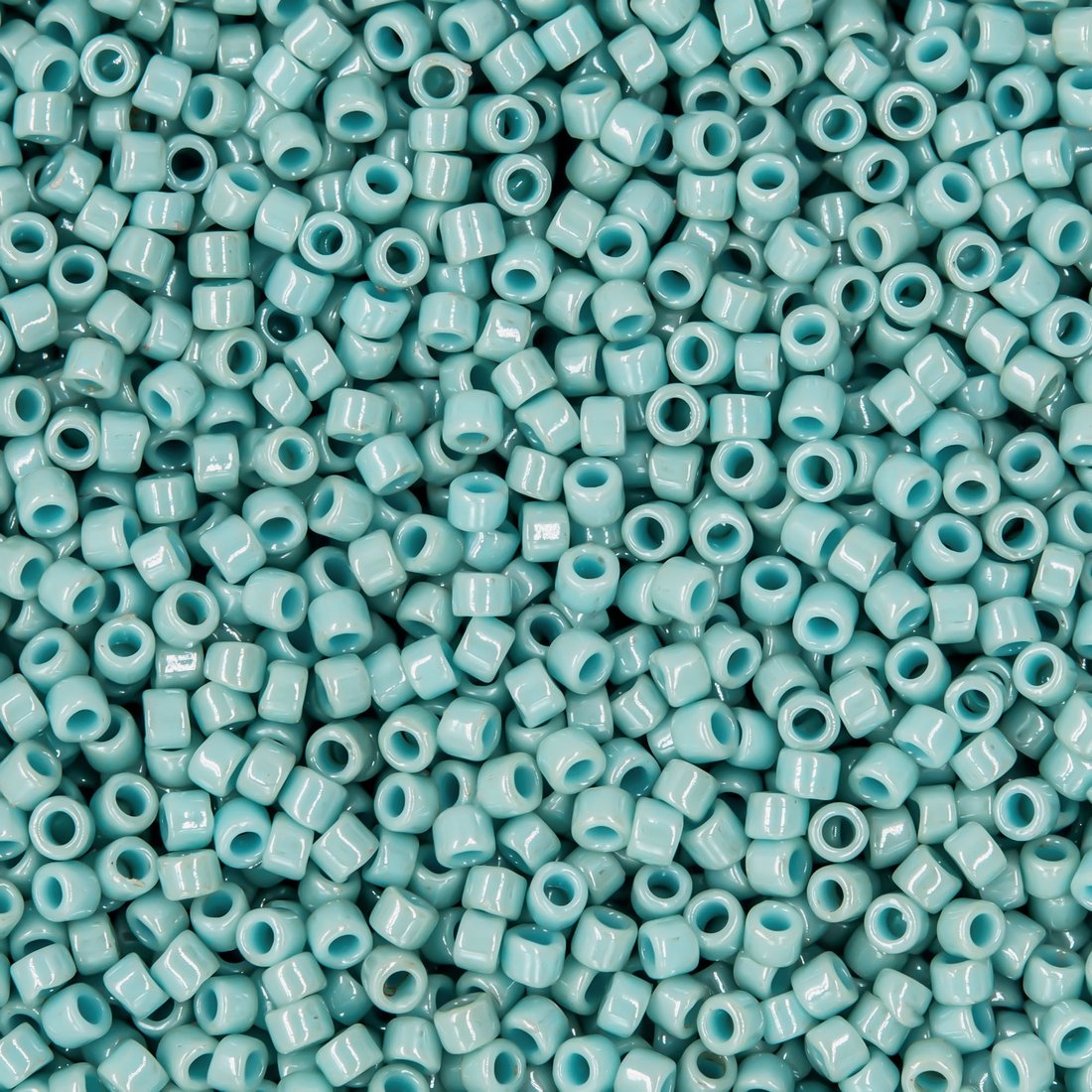 Японский бисер TOHO Treasure (№1611), непрозрачный глянцевый