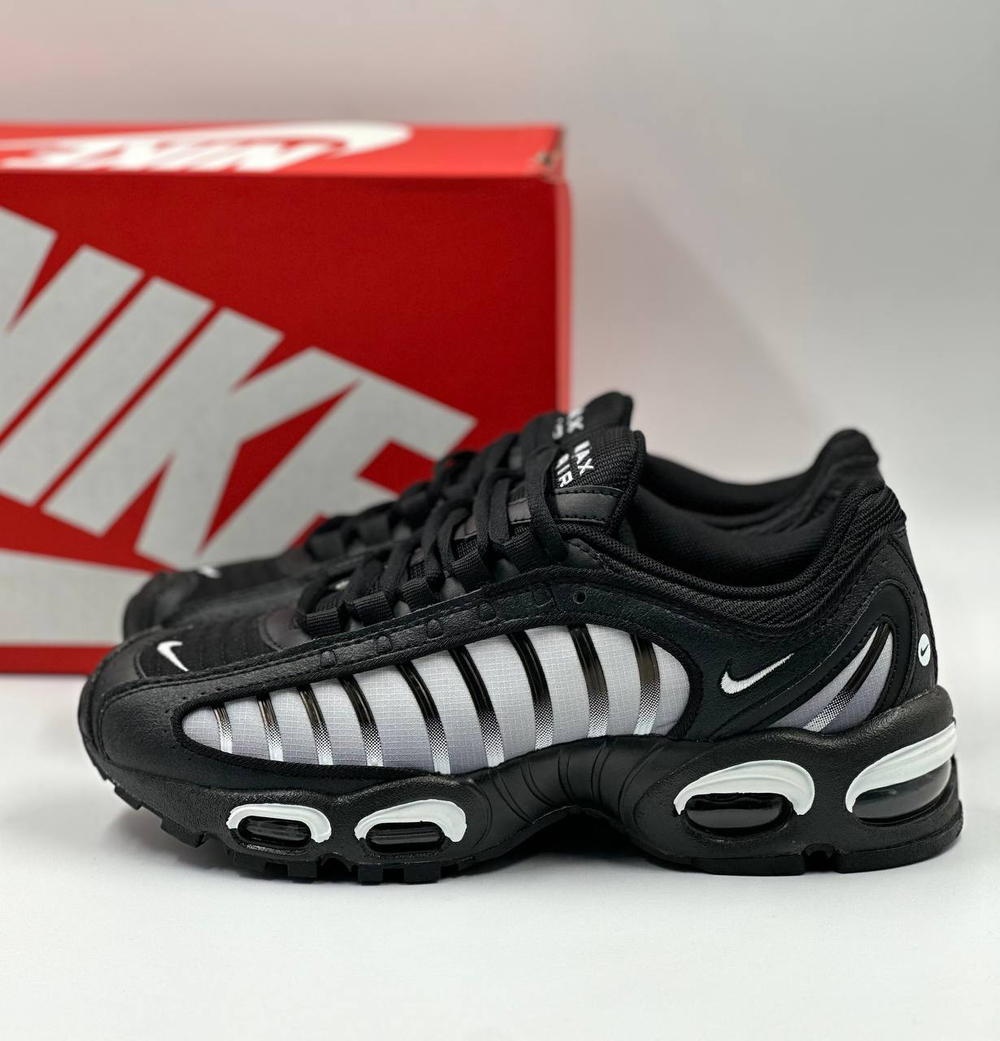 Nike Air Max Tailwind 4