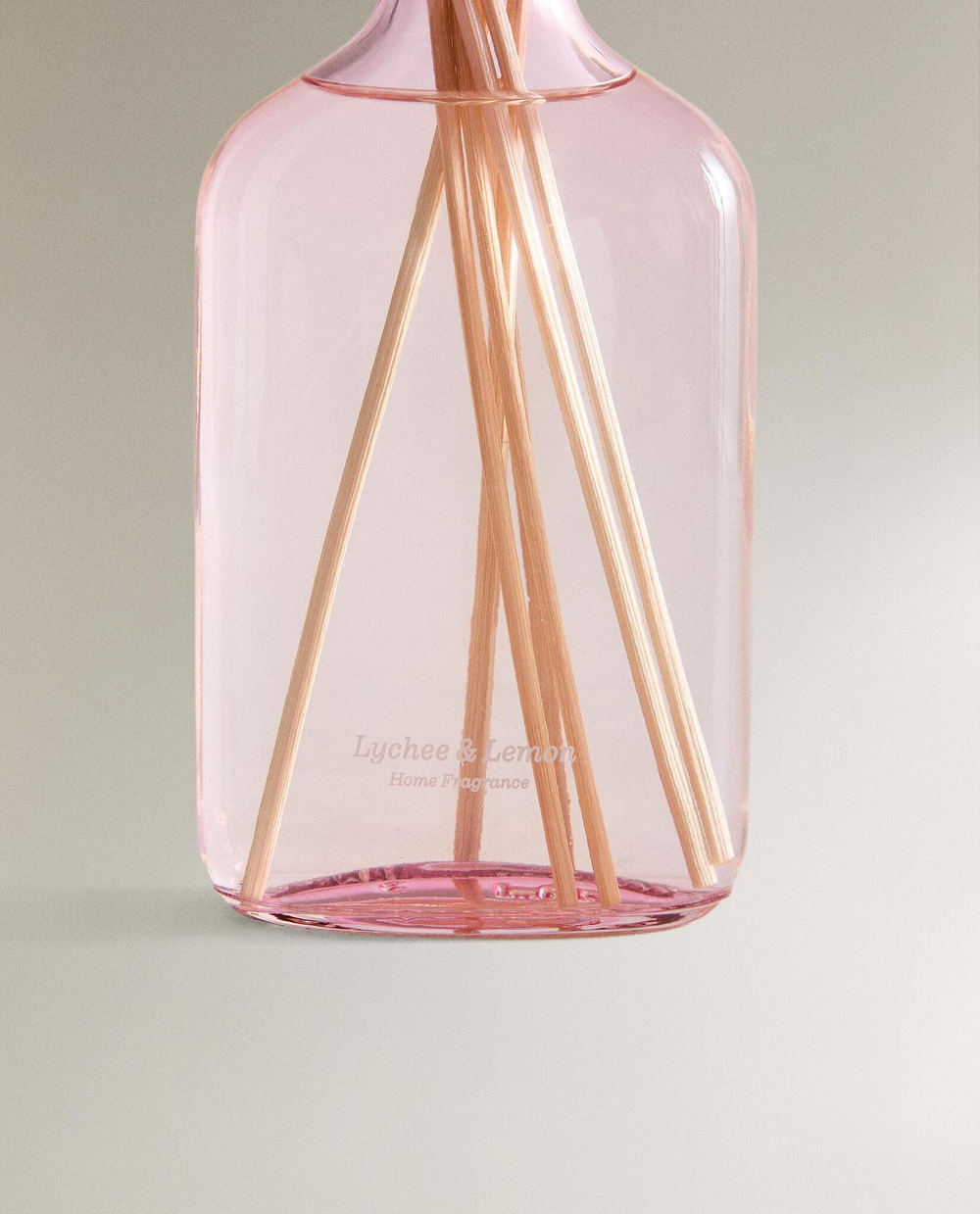Zara Home LYCHEE & LEMON REED DIFFUSERS — ароматический диффузор с тростниковыми палочками, Личи и Лимон, 200 мл