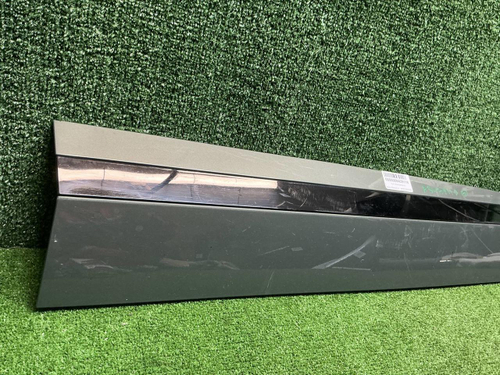 Накладка двери передняя правая Zeekr 001 (21-нв)