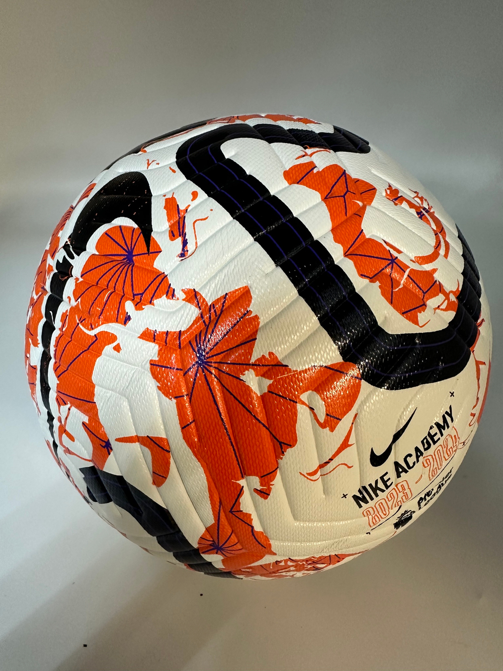 Футбольный мяч Nike Academy Premier League (2023-2024)