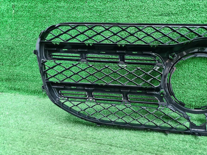 Решетка радиатора Mercedes GLS x167 (19-23) AMG 63