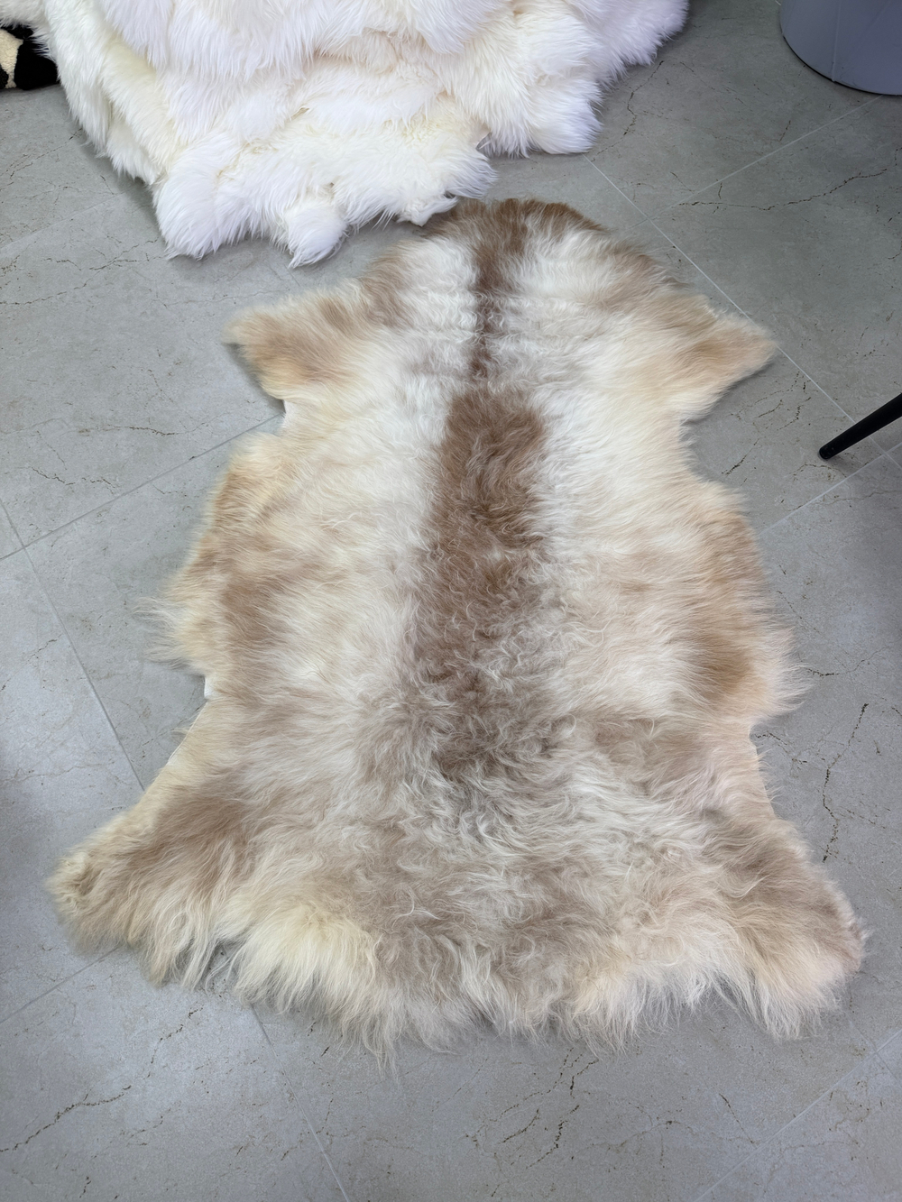Шкура коврик меховой прикроватный овчина, 120х65 см.