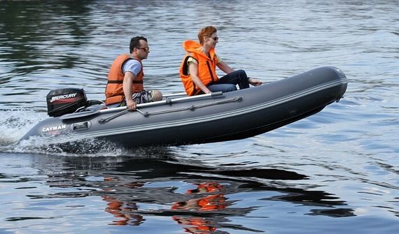 Лодка Мнев и К КАЙМАН N-380 НДНД