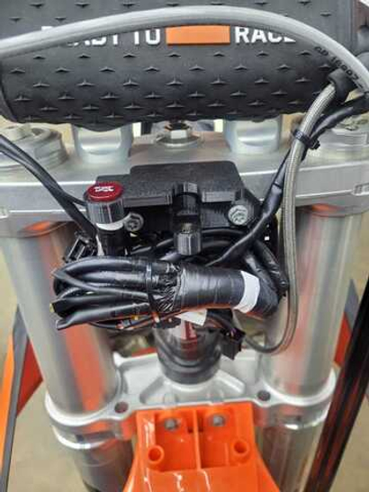 Кронштейн для установки кроссового щитка на KTM/Husqvarna/GasGas 2024+