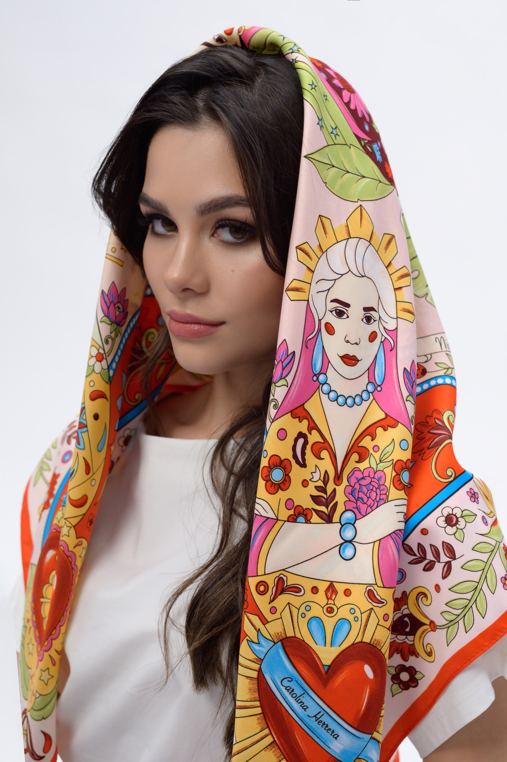 Платок «Матрёшки. Латинская Америка»