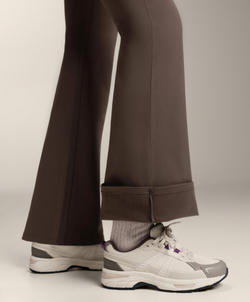 OYSHO Теплые расклешенные брюки для беременных, темно-коричневый